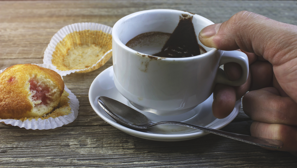 Czar Poranka : Odkrywamy Magię Kawy – Od Rośliny przez Proces Palenia aż po Twoją Kubek Pełną Aromatu.